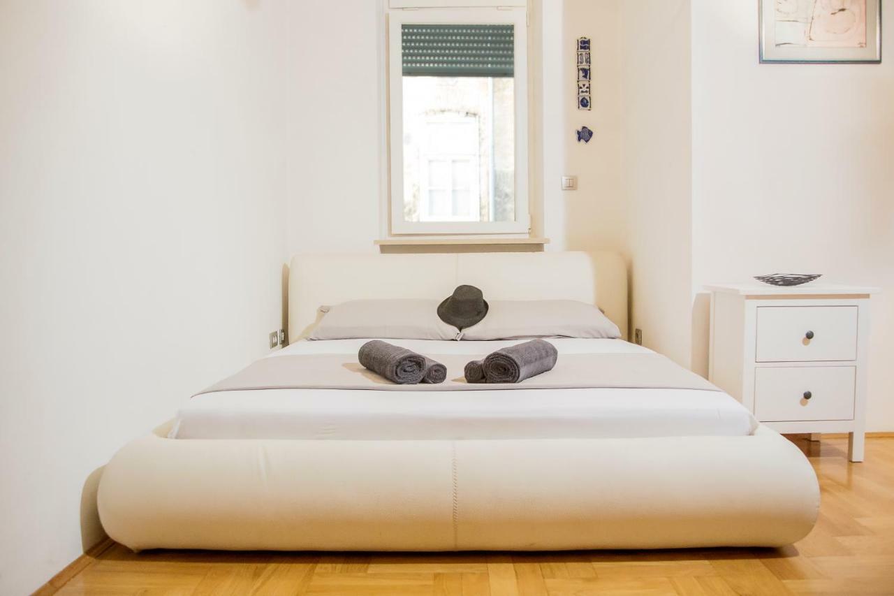 Rudjer Apartment, City Center, 2Br, Spacious Загреб Екстериор снимка