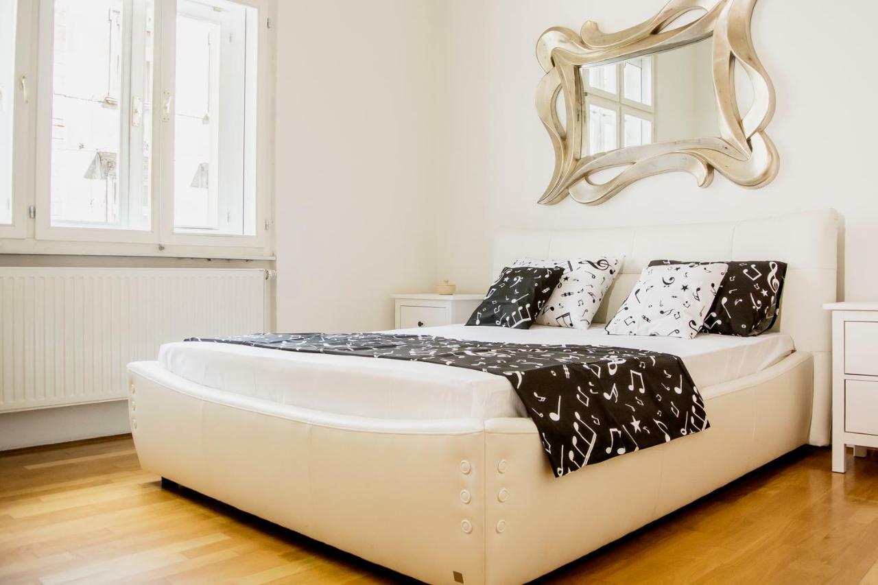 Rudjer Apartment, City Center, 2Br, Spacious Загреб Екстериор снимка